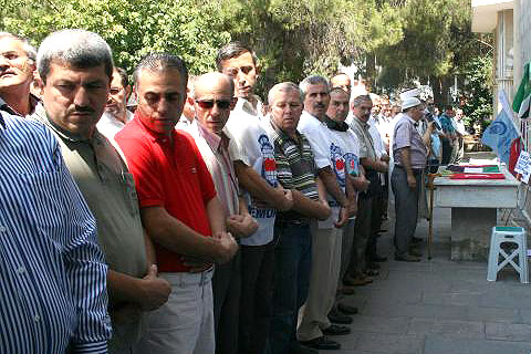 Mısır’da ölenler için gıyabi cenaze namazı