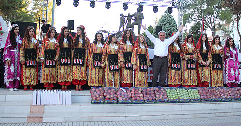 denizli-civril-elma-festivali-ic