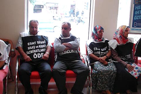 DEBA işçileri bankada eylem yaptı