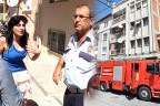 Genç kızı itfaiye kurtardı