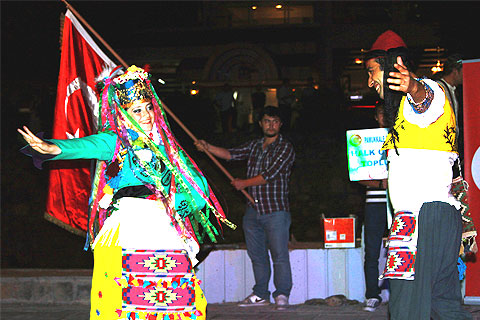 PAÜ Folklor Grubu, yurt dışına açıldı