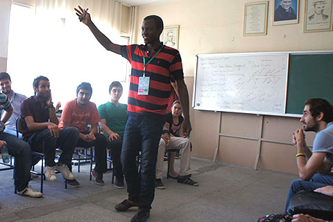 Yabancı gençler 403 kişiye kurs verdi