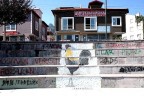 Merdivenlere mozaikle Denizli Horozu’nu işlediler