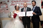Nikahtan çıktılar evlilik diploması aldılar