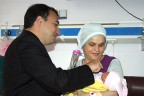 Çiçeği burnunda annelere karanfil