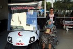 Akülü hasta nakil aracı bağışladı