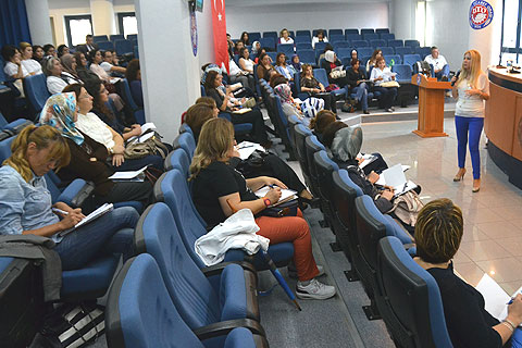150 kadın yönetici olmak için geldi