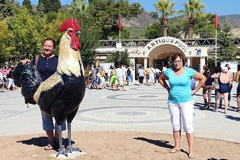Pamukkale’ye Denizli Horozu heykeli