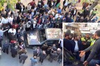 “Polis Atatürk posterini sökmek istedi vatandaş izin vermedi”