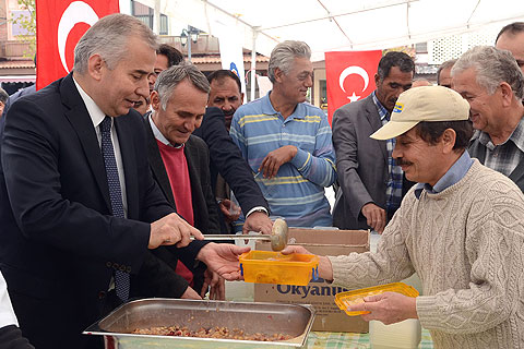 Zolan’dan 10 bin kişiye aşure