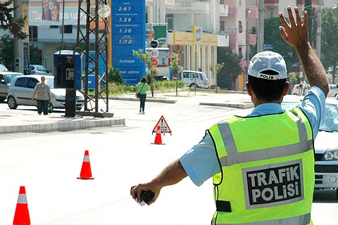 Her 100 araçtan 35’ine ceza kesildi