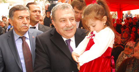 denizli-bakan-guler-cal-ic