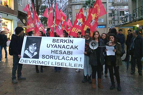 Liseliler Berkin için yürüdü