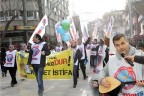 Eğitimciler yolsuzlukları türküyle protesto etti