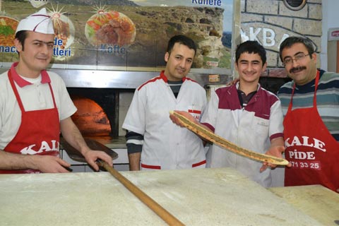 Kale’de pide ustaları yetişiyor