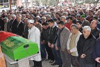 Teraspark’ta intihar eden genç kız toprağa verildi