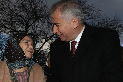 Başkan Zolan Honaz’ı turladı
