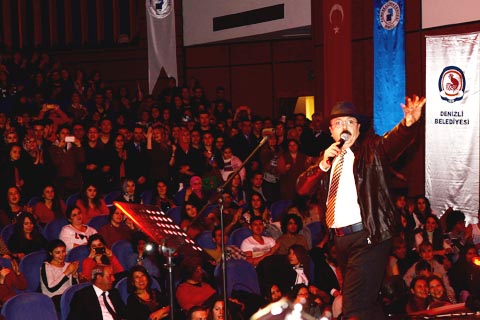 Barış Manço konserle anıldı