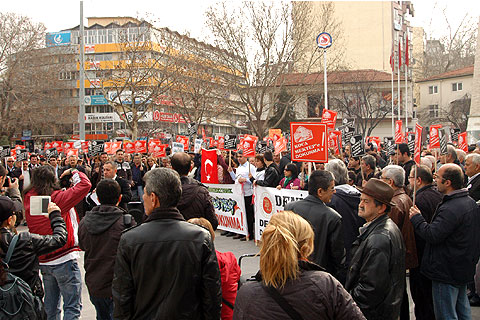 “Denizli Lisesi yerinde kalsın” diye yürüdüler