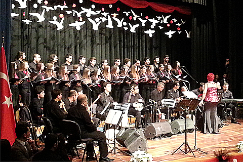 THM sanatçısı Taşçıoğlu, Ustası Özay Gönlüm’ü unutmadı