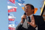 Zeybekci CHP bayrakları altında konuştu