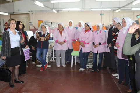 ÇYDD’li kadınlar tekstil işçileriyle buluştu