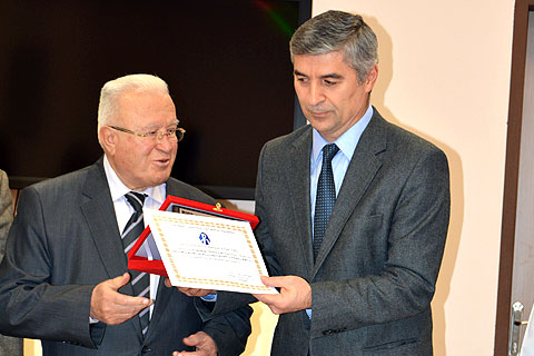 PAÜ’ye cihaz bağışı