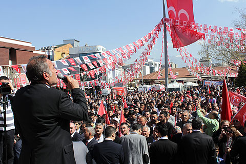 İpek’ten gövde gösterisi
