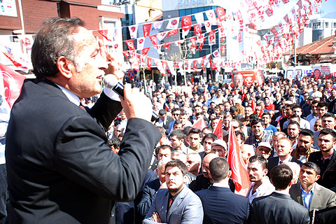 İpek’ten rakiplerine gözdağı