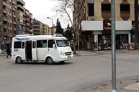 Minibüsler 1,5 yıl sonra eski hatlarında