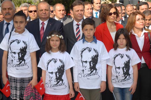 Ulusal Egemenlik ve Çocuk Bayramı kutlanıyor