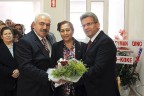 Yarıştığı rakibini ekibiyle kutladı
