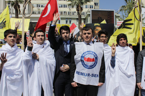 Mısır’daki idam kararına protesto
