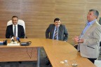 Aşıklar Vali’nin önünde atıştı