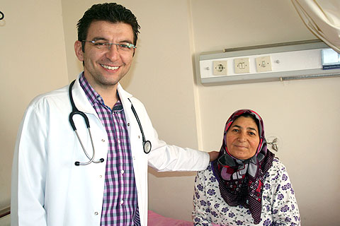 MİDESİNDEN 4 SANTİMLİK POLİP ÇIKTI