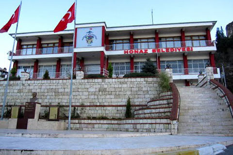 Honaz: 8AK Parti+5MHP+2CHP
