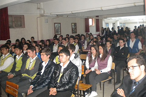 Liseli gençlere uyuşturucunun zararları anlatıldı