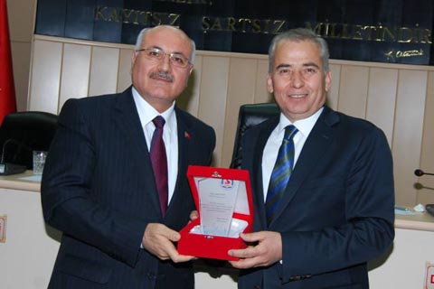 Elinde Kent Konseyi Başkanlığı kaldı