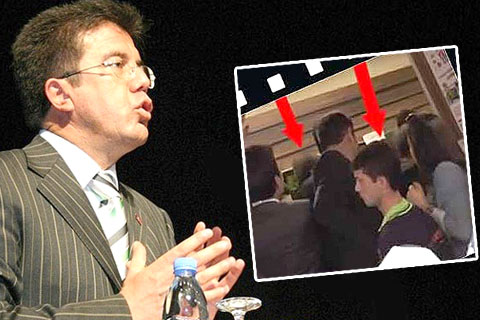 Yumruğu sordu Zeybekci bu yanıtı verdi