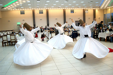 Semazenler büyüledi