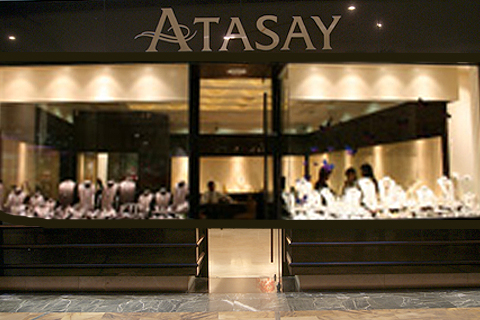 Annelere Atasay Yazıcılar’dan Özel Hediye