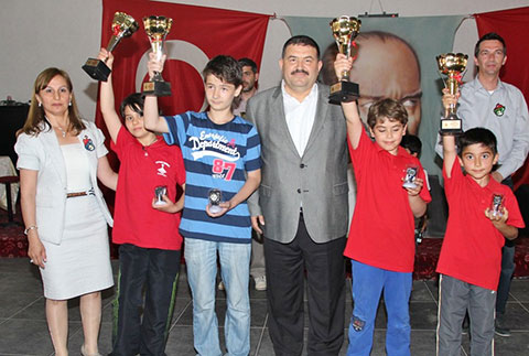 Satrancın kalbi Honaz’da attı