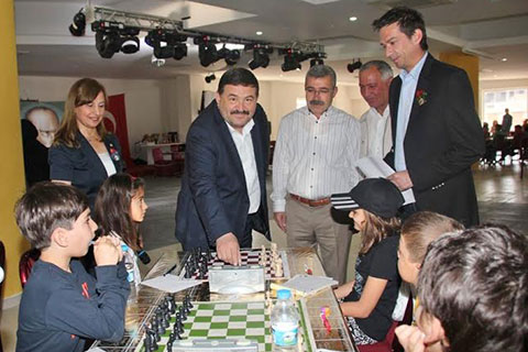 İlk hamle başkandan