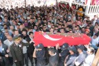 Son yolculuğuna böyle uğurlandı