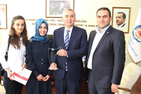 Zolan, ‘Genç Dostu Belediye Başkanı’ seçildi