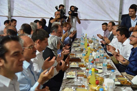 Çadırda ilk iftar