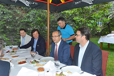 DENİB AİLESİ YEMEKTE BULUŞTU