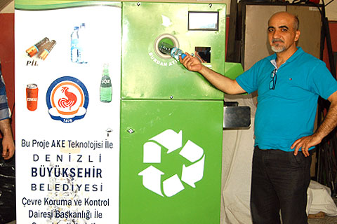 Akıllı elektronik çöp konteynırı üretti