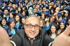 Rektör’ün mezuniyet selfiesi