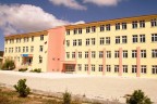 Okul hayırseverden, burs belediyeden